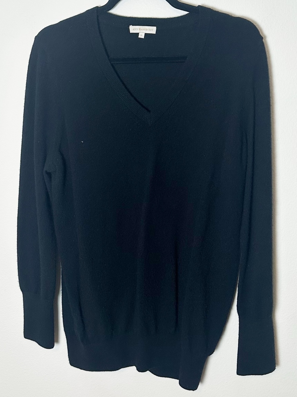 Ann Mashburn Cydney 100% Cashmere V Neck Sweater Black Medium - Picture 2 of 8
